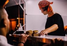 Lekki spadek zatrudnienia…