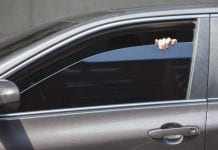 Porno-casting przed barem w Quebec City