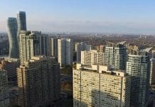 W miastach i wioskach zaciskamy pasa