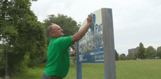 Antyislamskie grafitti w Dennis Flynn Park