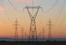 Rząd się stara, a prąd nie tanieje