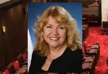 Senator Beyak już po reedukacji, ale listy nadal “wiszą” na stronie