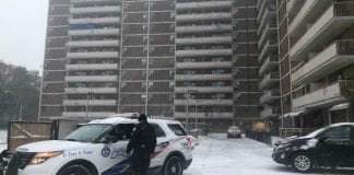 Zmarła 2-latka przygnieciona spadającym klimatyzatorem