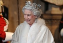 Królowa nie chce kupować futer – to potwarz dla traperów