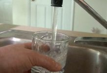 Woda pitna z dodatkiem ołowiu