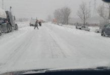 401 nieprzejezdna na wielu odcinkach z powodu wypadków