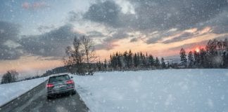 Moto-Goniec: Relaks przy samochodzie