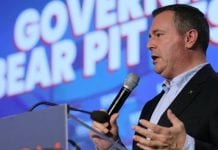 Kenney usuwa przeciwników