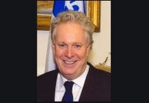 Odgrzewany lider? Charest może wejść na ring.