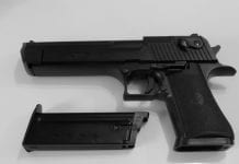 Szef policji Toronto: 82% pistoletów użytych w strzelaninach pochodzi z USA