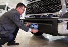 Nowe tablice rejestracyjne Ontario źle czytelne, ale tylko gołym okiem