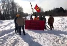 Trudeau wzywa do „dialogu”, Scheer żąda usunięcia blokujących