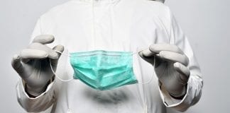 Kumor: Demokracja zza maski