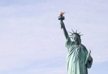 USA “zawieszają” imigrację