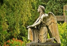 W czasach pandemii w Polsce spadła liczba zgonów, ciekawe jak jest w Kanadzie