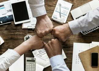 Farmus: Kto zarobi na koronawirusie