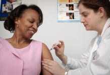 WHO apeluje o wstrzymanie podania trzeciej dawki