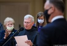 Pośmiertne uhonorowanie o. Łucjana Królikowskiego kapelana polskich sierot syberyjskich