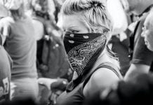 Przepisy dotyczące obowiązku noszenia masek w budynkach publicznych w Mississaudze