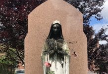 Podpalono posąg Najświętszej Marii Panny przed kościołem w dzielnicy Dorchester w Bostonie