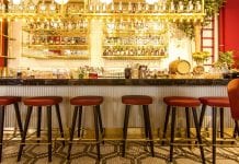 W montrealskich klubach zabawa tylko na siedząco