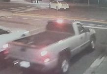 Tęczowe przejście dla pieszych w Aurorze zabrudzone po raz kolejny; sprawca schwytany.