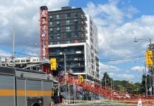 Toronto: Walą się dźwigi