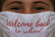 Uczniowie nie będą informowani, jeśli członek rodziny kolegi z klasy uzyska pozytywny wynik testu na COVID-19