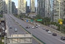 Strzały na autostradzie w centrum Toronto