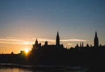 Protestujący z Konwoju Wolności wracają do Ottawy na Canada Day i zostają na lato