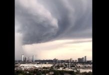 Piękna weekendowa burza nad Toronto