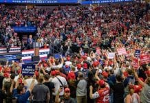 Z tweetów Donalda Trumpa: USA będą importować leki z Kanady