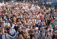 Wielka demonstracja przeciwko fałszywej pandemii w Warszawie