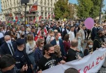 Ulicami Warszawy przeszedł 15 Marsz Dla Życia i Rodziny