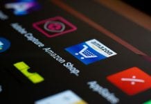 Koniec małych sklepów? Amazon zwiększa skalę działania