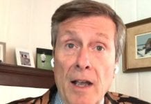 Tory: Jak budowlańcowi wybić rasizm z głowy