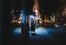 Francuzi pozytywnie reagują na wprowadzenie godziny policyjnej