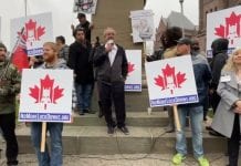 MPP Randy Hillier oskarżony za zorganizowanie wiecu