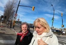 Migawka z początku protestu w Mississaudze