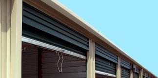 Impreza na 100 osób w wynajętym lockerze