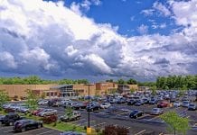 Dlaczego supermarkety nakładają dodatkowe opłaty na producentów żywności?