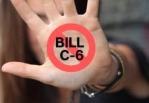 Ottawa: Protest przeciwko ustawie, która pozwoli wtrącać do więzienia rodziców za pomoc dzieciom