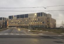 Lekarz zwolniony za krytykowanie reakcji prowincji na pandemię?