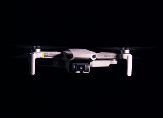 Patrick Tucker: 2021 to rok, w którym nasili się wyścig zbrojeń małych dronów