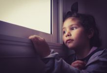 Kwarantanna dzieci w Peel jak areszt domowy