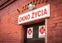 Dziewczynka z zespołem Downa znaleziona z częstochowskim Oknie Życia