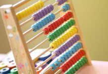 Rząd Forda odszedł od programu nauczania, który nazywał matematykę rasistowską