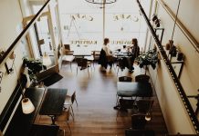 Wypuszczeni z covidowego więzienia czujemy się nieswojo…