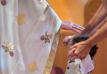 Biskup Hamilton Douglas Crosby: Księża, którzy się nie zaszczepią „mogą mieć ograniczenia w swojej posłudze”