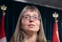 Główny lekarz Alberty tłumaczy, że musimy traktować covid jak inne choroby